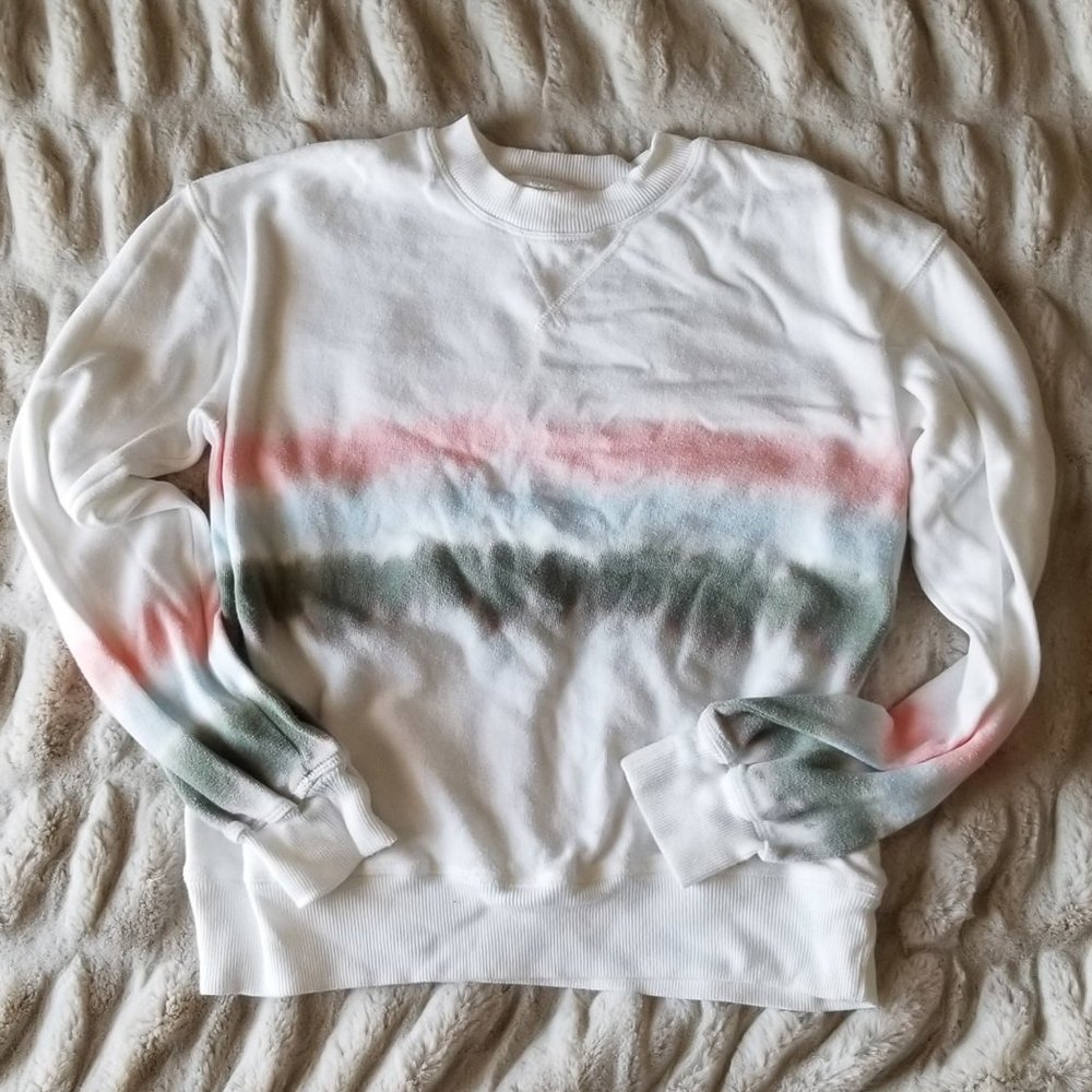 Tie-dye sweater with light fleece lining